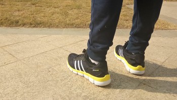 去年双11买的鞋今年穿：adidas阿迪达斯跑步鞋S76750开箱