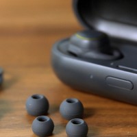 小小测 篇一：无线耳塞：三星Gear IconX