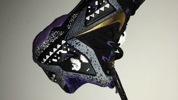 nike 篇一：终于买到当年最喜欢的詹11黑人月啦—Nike 耐克 LeBron 11 篮球鞋 开箱