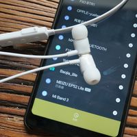 魅族 魅蓝 EP52 耳机使用总结(蓝牙|颜色|功能|售价)