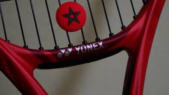 网球 篇三：Yonex 尤尼克斯 Vcore 98