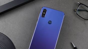 当科技遇上时尚，motorola p30极光色版图赏