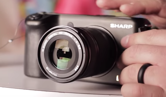 CES展会之突然放大招：夏普发布一款价格友善的8K视频M4/3微单相机！
