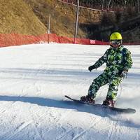 白色雪道上的绿色“忍者”——St. Bonalt 圣伯纳 雪服套装测评