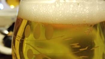 【喝酒也是一门学问】 篇七：张大妈“网红”奥地利拉格啤酒小试饮,面对国产水啤尚可一战