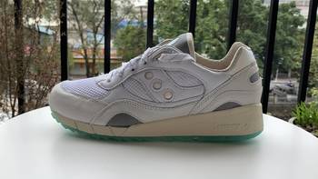 在剁手的路上越走越远之2 篇九：Saucony 圣康尼 SHADOW 6000 OYSTER 复古跑鞋