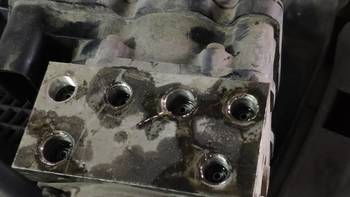 15万公里的别克凯越经检测ABS泵损坏，拆解维修过程