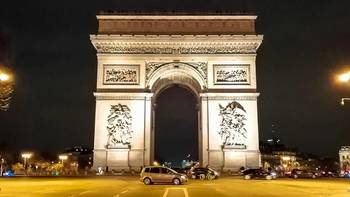 法国巴黎深度游 篇五：巴黎圣母院登顶+艺术宝库卢浮宫+城市地标凯旋门 