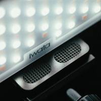 一个人的追逐光影之路 篇九：Iwata GS-01 LED 随身补光灯开箱及评测