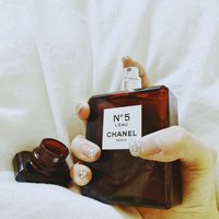 口红试色系列 篇七：这个颜色像极了爱情Chanel香奈儿新年限量礼盒——香奈儿5号之水