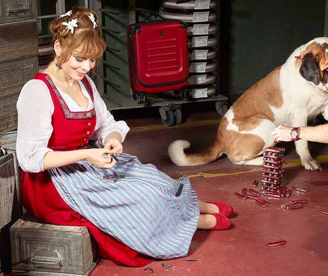 女士们先生们，厨师们园丁们，里边（儿）请！