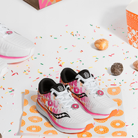 甜甜圈糖果配色：Dunkin’ x saucony Kinvara 10 联名款跑鞋 正式发售