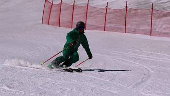 滑雪装备评测 篇一：轻量化先锋，凯乐石SKI-MONT滑雪服简评