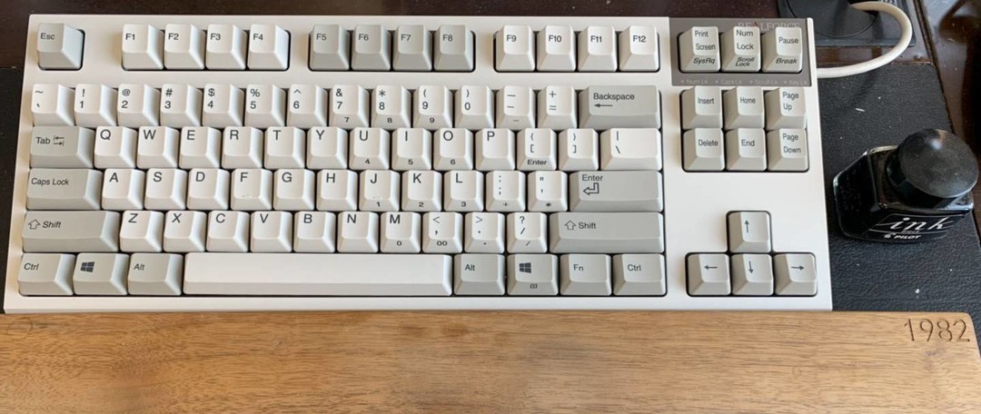 两把有线键盘，如何快速切换，一个小接头解决大问题