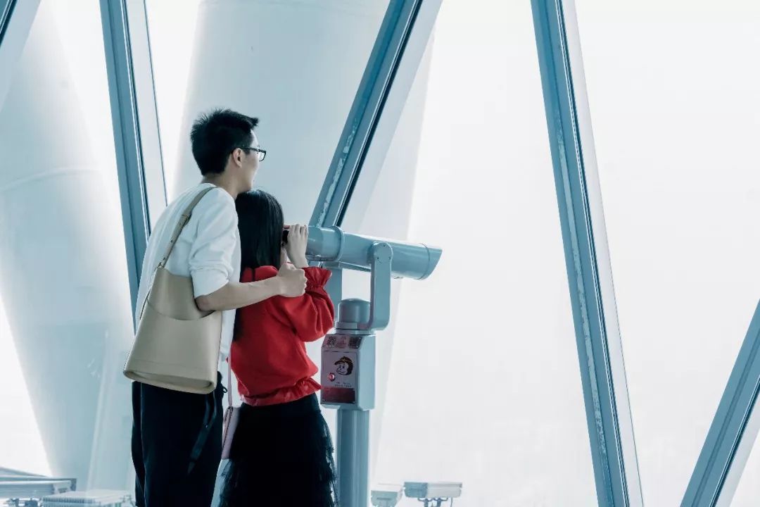广州美食：「爬上广州塔吃自助餐」是一种怎样的体验