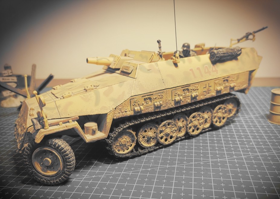 FOV 1:32 Sd.kfz. 251/1 D型半履带装甲车