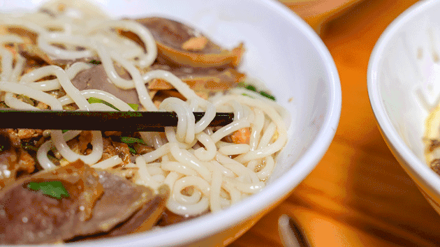 广州美食：10块钱就能吃到的米其林，藏在一个小区里