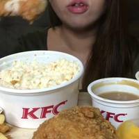 别再去KFC了~!一锅出两菜,美?#38431;值?#21345;?#33322;?#20320;在家做真正的“鸡汁土豆泥”+“牛奶蒸鸡”