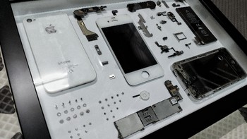 数码 篇一：致敬旧设备-iPhone4拆机装裱 