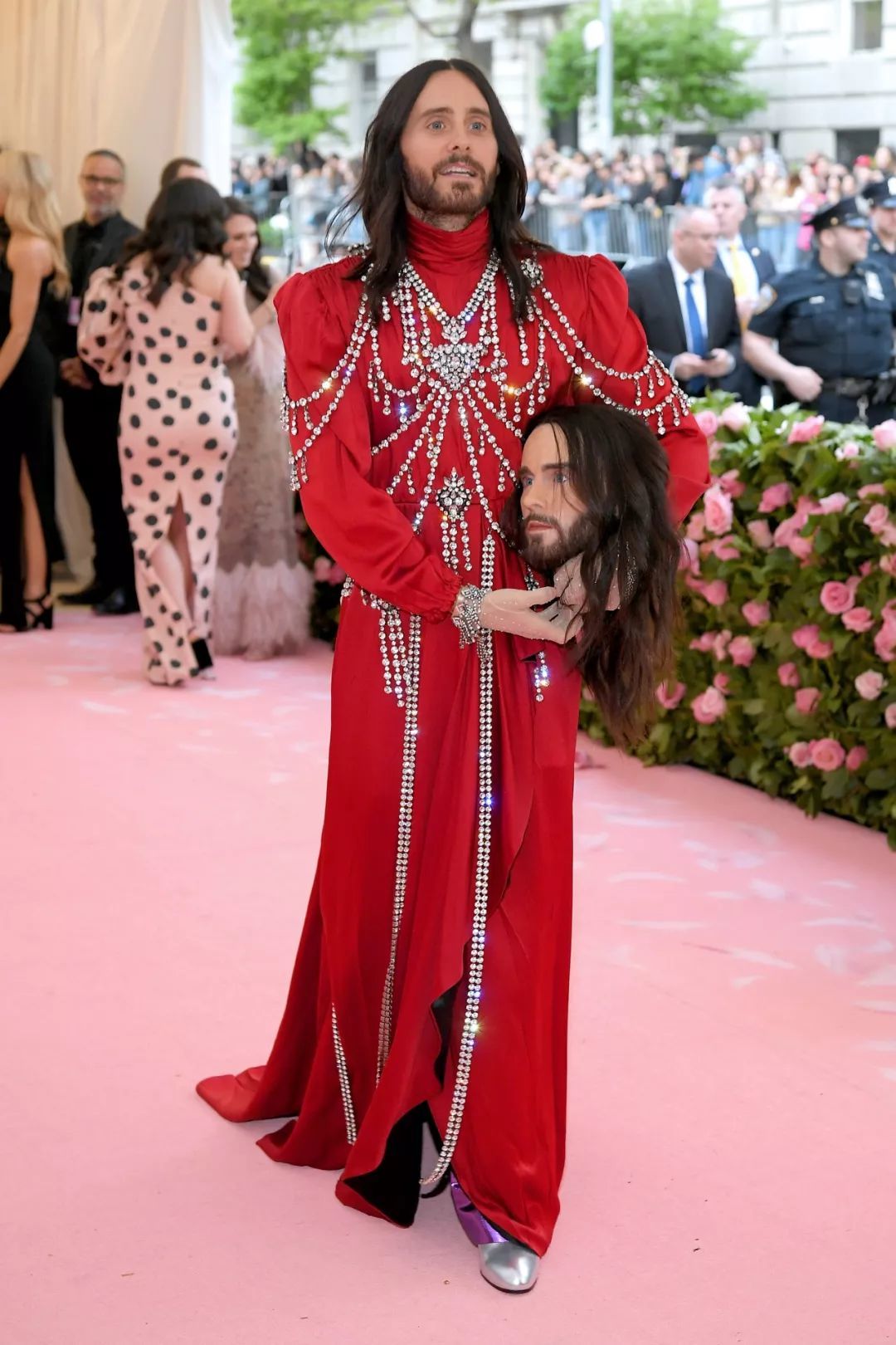 时尚万圣节：2019 MET GALA 开幕，一起来看时尚名流的变装表演~