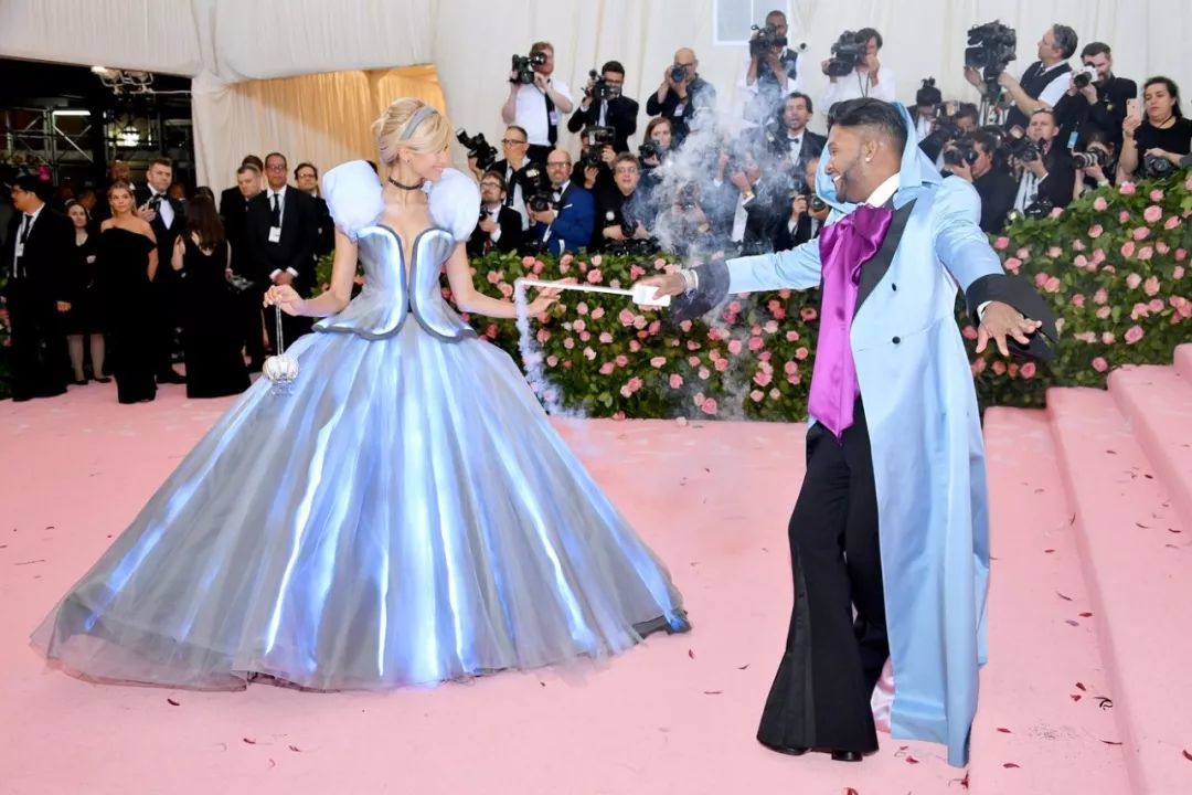 时尚万圣节：2019 MET GALA 开幕，一起来看时尚名流的变装表演~