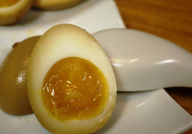 卤蛋太贵，自己做的又不好吃？学会这个技巧比外面卖的还好吃！