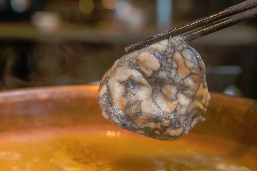 广州美食：靠麻将起家的串串，最近有点“野”