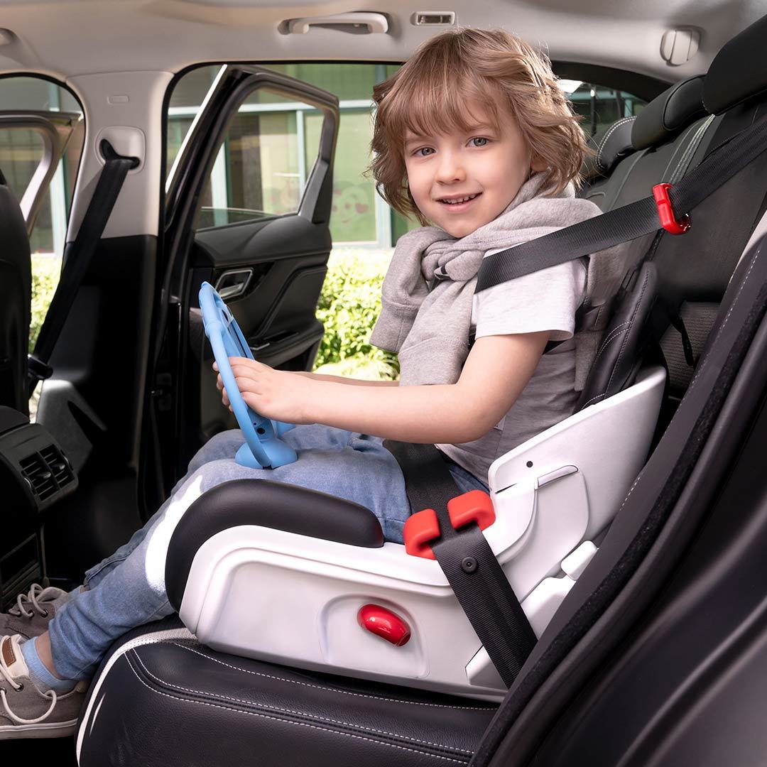 给你爱车上的宝宝加一道防护—70迈 儿童安全座椅