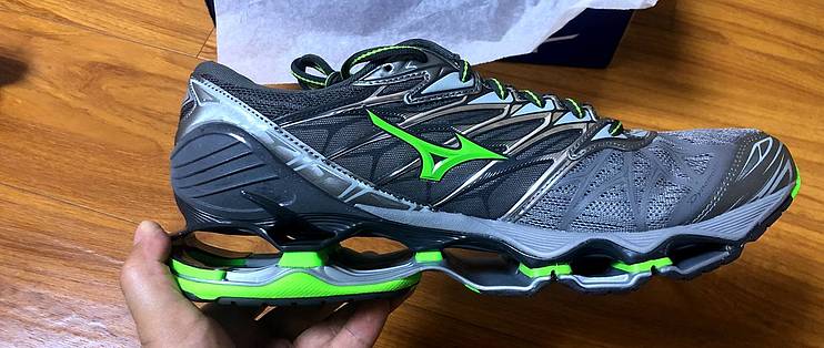 mizuno wave profezia 7