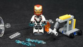 LEGO拼拼乐 篇二百六十五：乐高 超级英雄系列 30452  钢铁侠 和 Dum-E