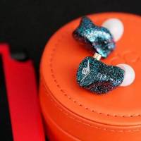 耳机 篇六：幽兰深邃的QDC V6，真实且虚幻