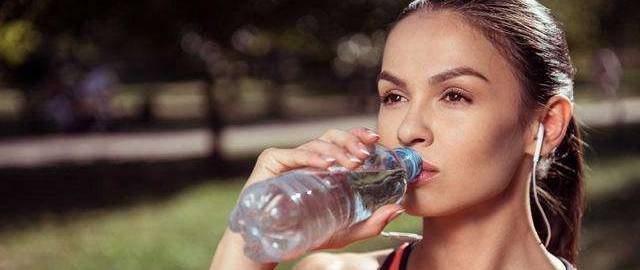 无惧选择综合症，八个问题一站式搞定净水器选购，喝上健康水