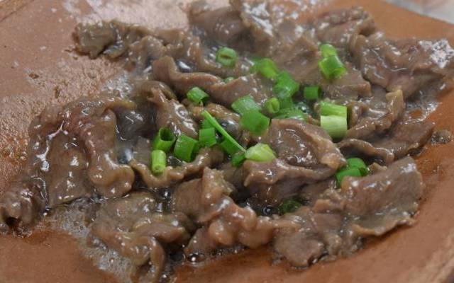 告诉你瓦片不只是盖房子的，还可以烤肉！