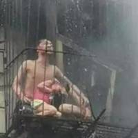 悲惨的故事：6月19日广州民房发生火灾，父母以身挡火护女，母亲丧生