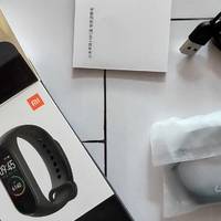 喵王出品 篇一：小米手环4 快速上手：彩屏+小爱同学
