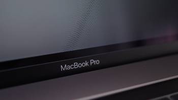 数码 篇一：上车拼多多16999 顶配MacBook Pro 2019 15寸 开箱 
