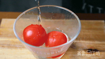 番茄也能做成小点心，酸甜消暑，比酸梅汤还管用