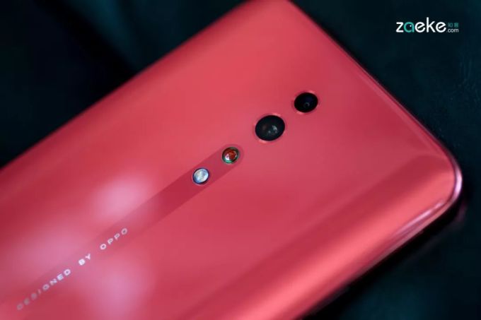 披着旗舰外衣的美貌中端机:OPPO Reno Z 智能手机测评