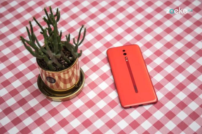 披着旗舰外衣的美貌中端机:OPPO Reno Z 智能手机测评