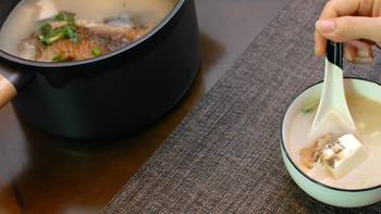 天然精铁铸造，轻松烹任健康美味：圈厨无涂层精铁汤锅