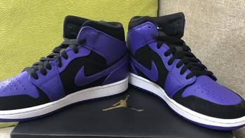 二丁目的篮球鞋 篇七十一：当AJ1 MID的风头褪去，我们再看这双小黑紫，你觉得他还好看么