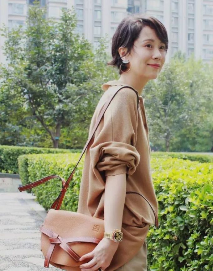 「淡漠色」实现亚洲妹子的高级感! | 色彩驾驭