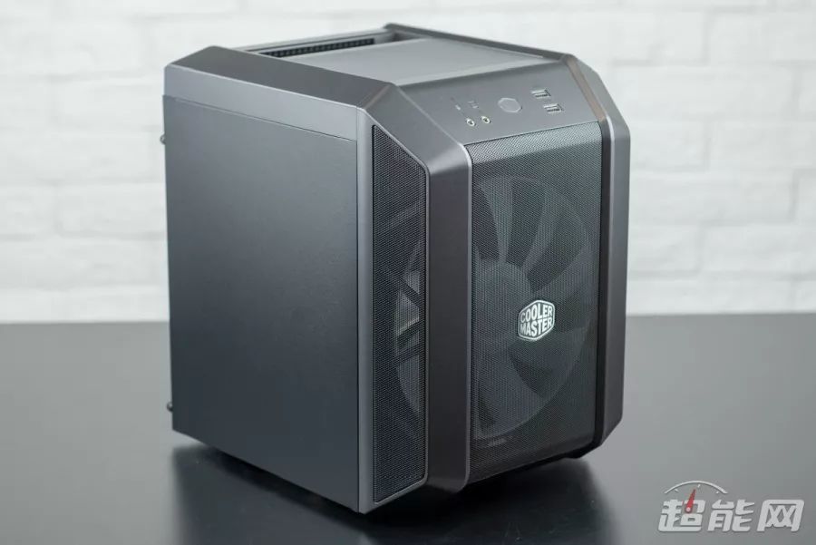 酷冷至尊MasterCase H100机箱评测：不止小巧个性，更有不俗扩展