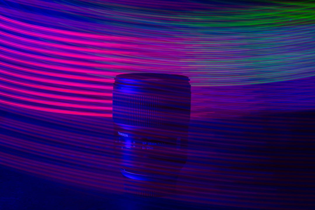 你的晒单也能“赛博朋克”风  iwata摄影灯Genius Light Color开箱体验