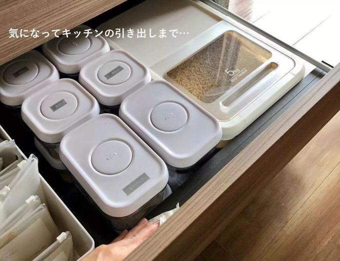 这位日本主妇的收纳太简单了,治愈你的收纳恐惧症!橱柜、衣柜瞬间好收十倍