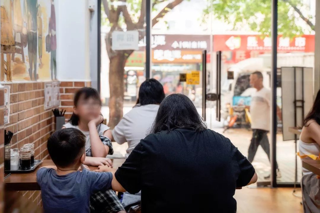 让广州人闻风丧胆的咸豆花来了，还带来了榴莲豆浆