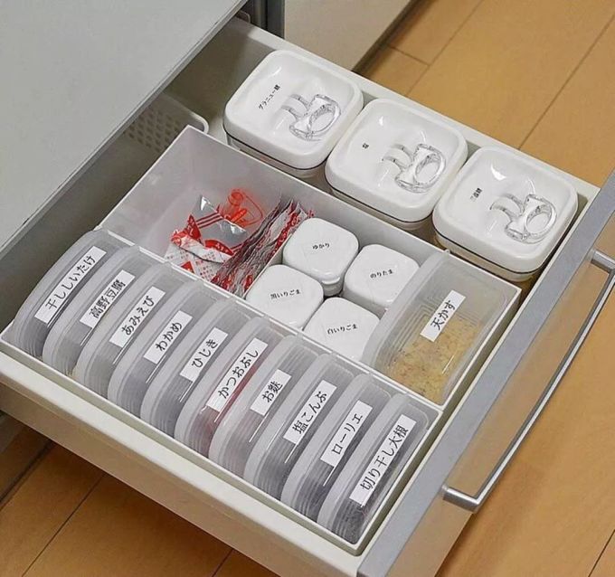 日本主妇的餐柜整理术简单到逆天,比你多收纳100件餐具,厨房还高颜有生活气!