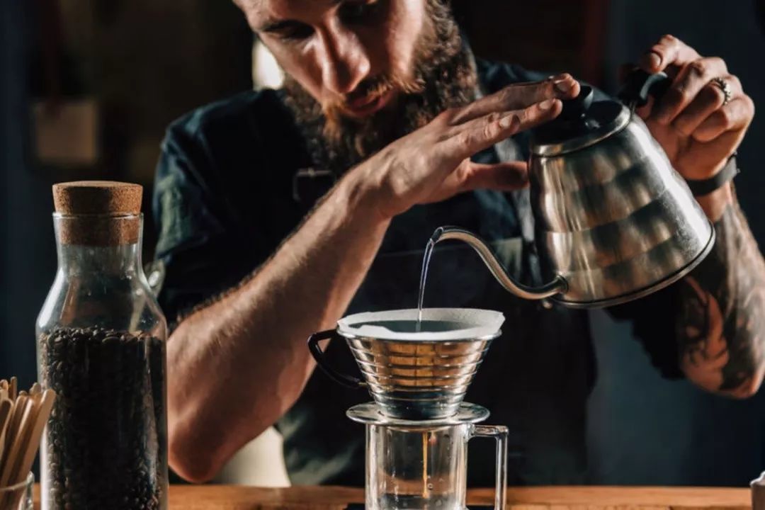 选个好滤杯，才能冲出好咖啡！手冲咖啡滤杯要怎么挑选?