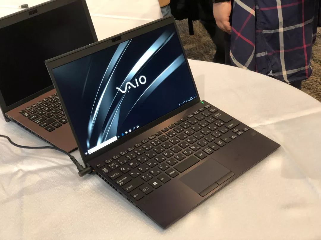 仅重897克，日系厂商VAIO发布SX12笔记本电脑