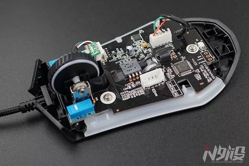 迪摩F86佩刀Sabre 1.0 RGB游戏鼠标拆解评测